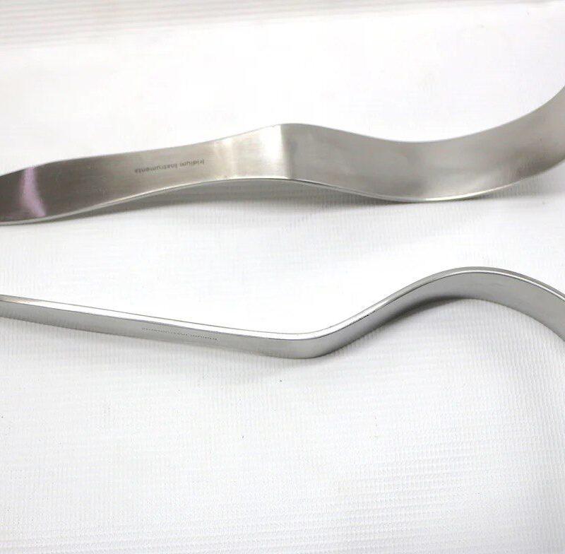 Deaver Retractor