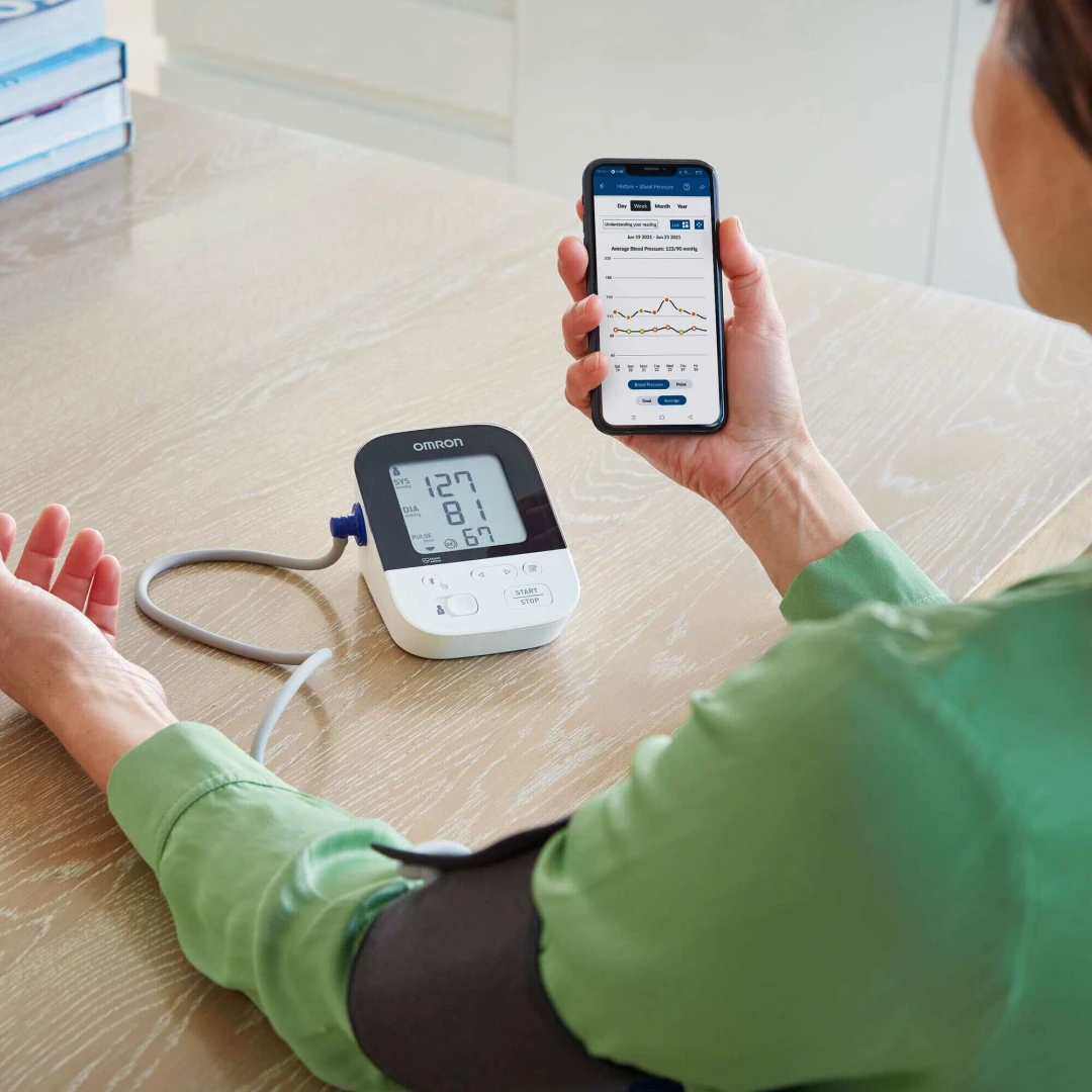 Omron M4 Blood Pressure Monitor - Image 3